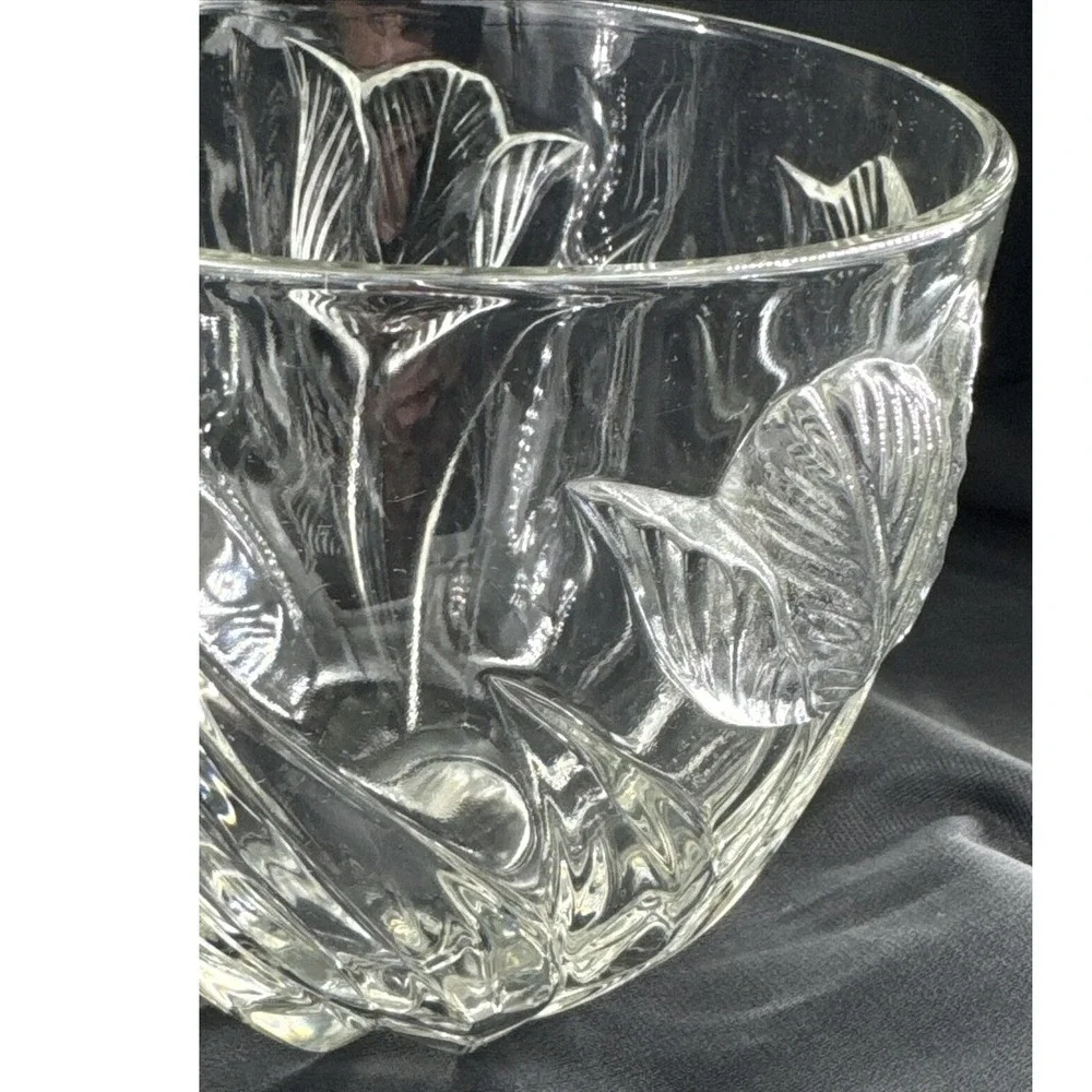 Tulip Clear Lead Crystal‎ Serving Bowl Heavy Glass 3-D 5.5